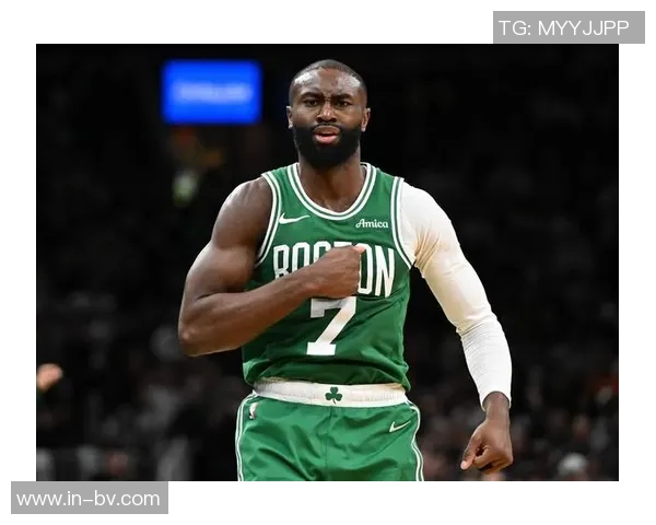 杰伦布朗分享全队胜利喜悦强调持续学习与进步的重要性